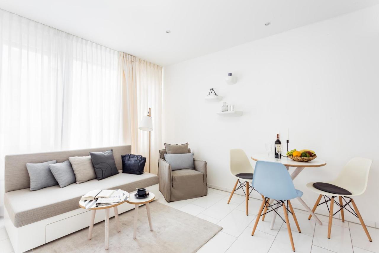 Junior Two Bedroom Apartment Kitchenette