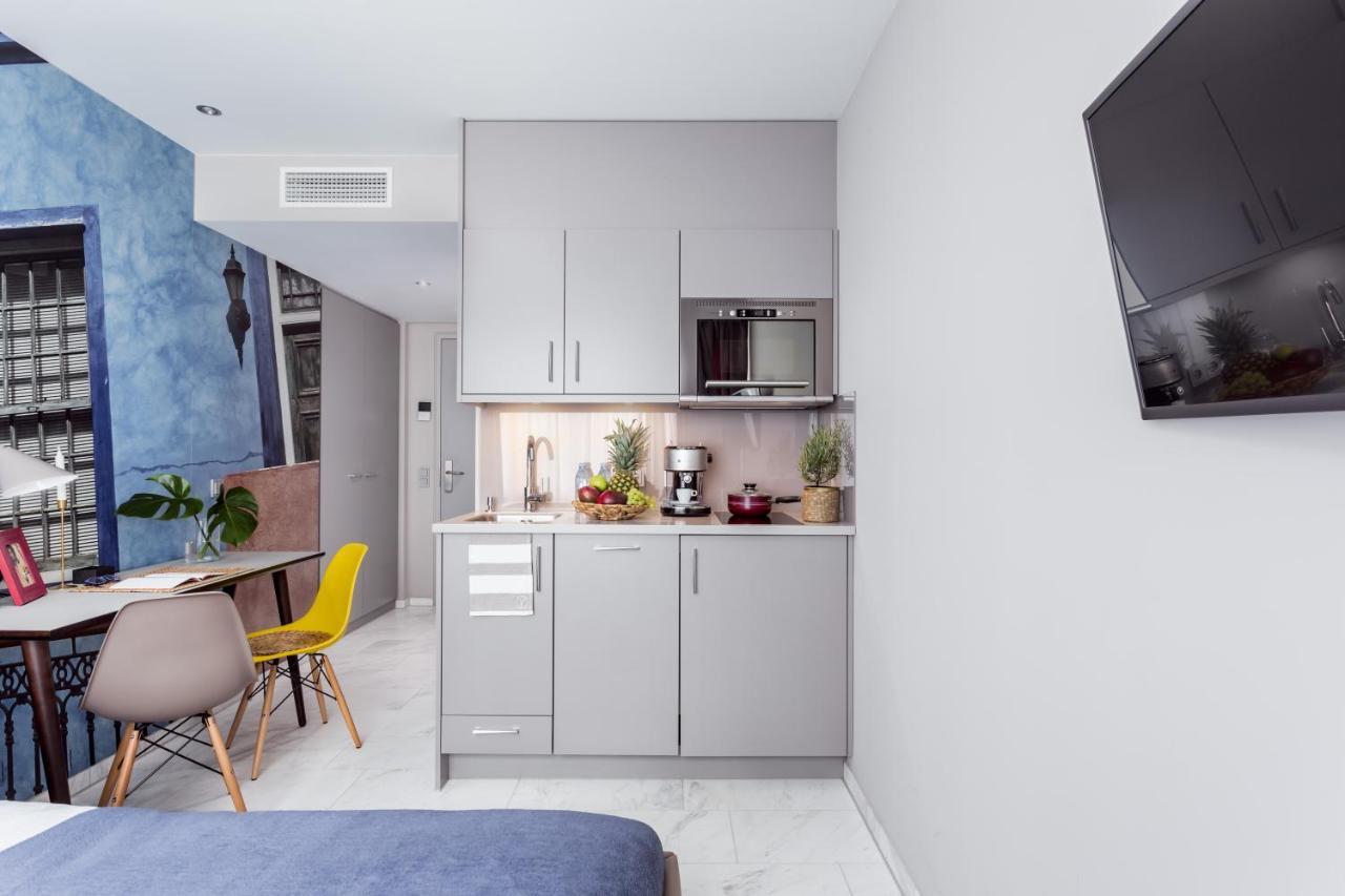 Mini Studio Kitchenette