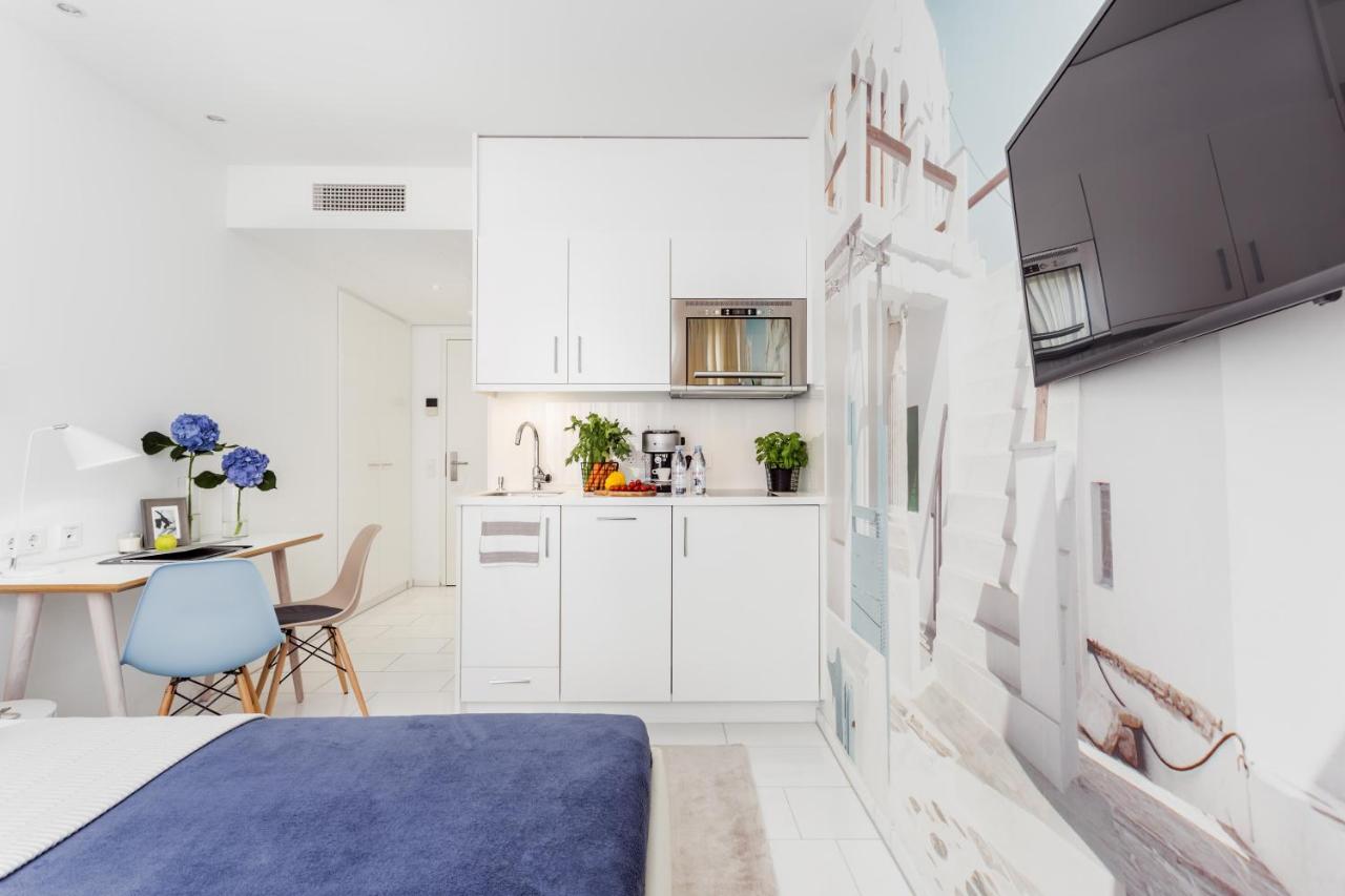 Mini Studio Kitchenette